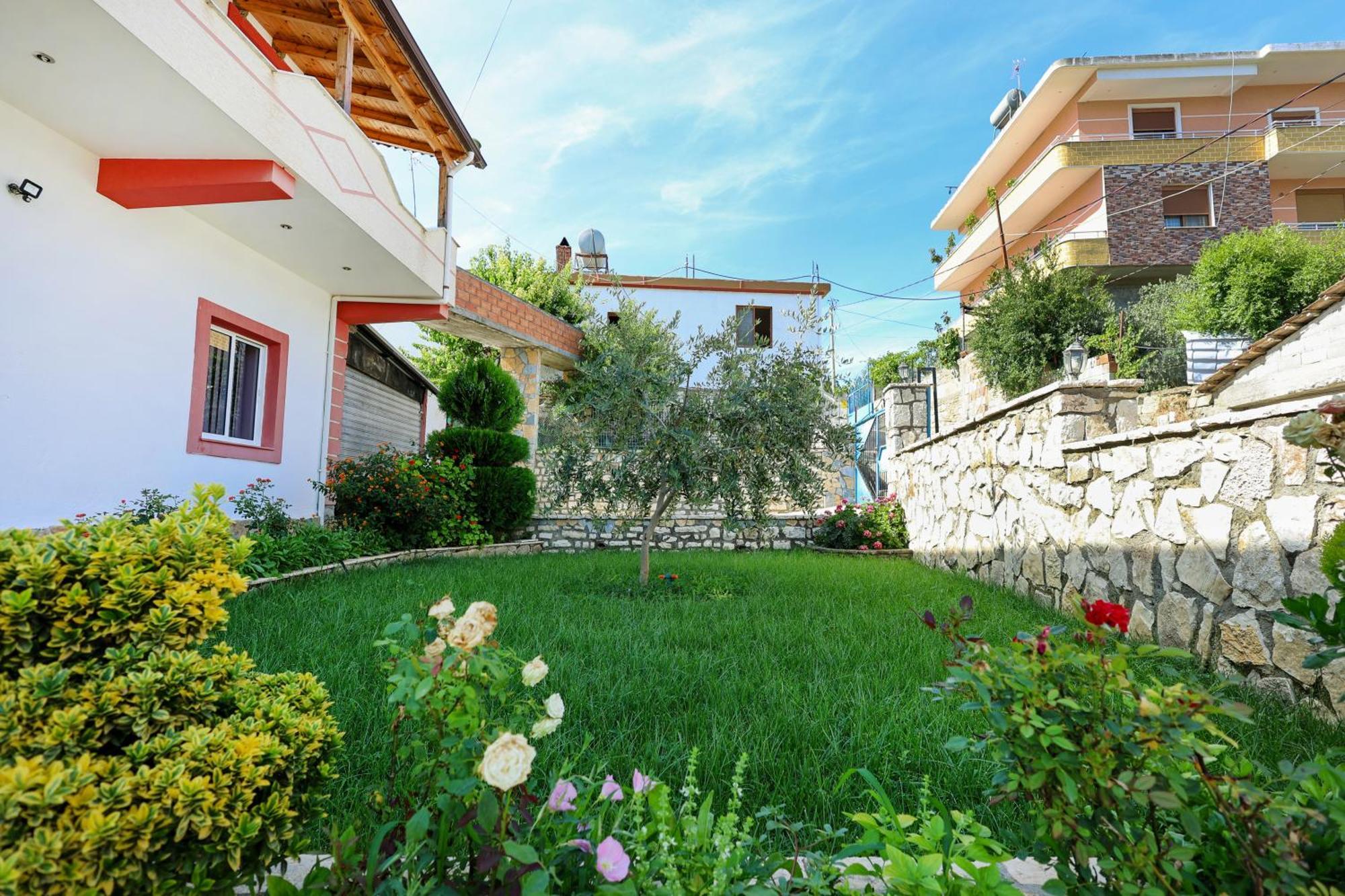 Villa Xherimeja Family Oasis Berat Exterior foto